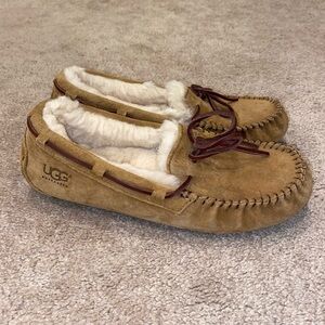 UGG Dakota Moccasins slippers in chestnut Womens size 6